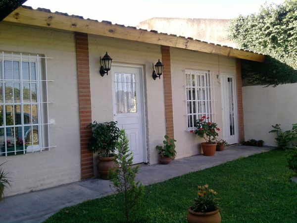 CASA EN VENTA C/ DEPTO