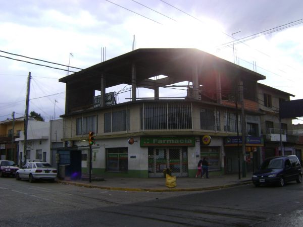 IDEAL PARA EMPRENDIMIENTO COMERCIAL