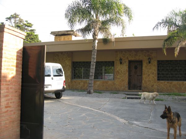 HERMOSA CASA EN AMPLIO LOTE