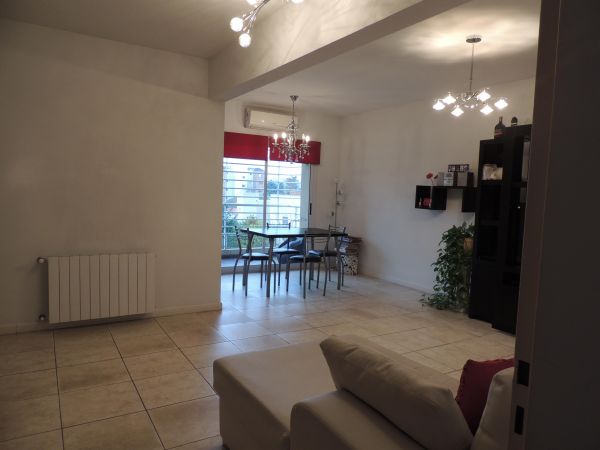 HERMOSO DEPTO. 3 AMB. CON COCHERA APTO CREDITO!