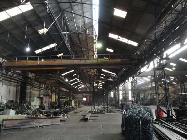 12500 m2 cub / 2000 m2 desc / Excelente galpón industrial.
