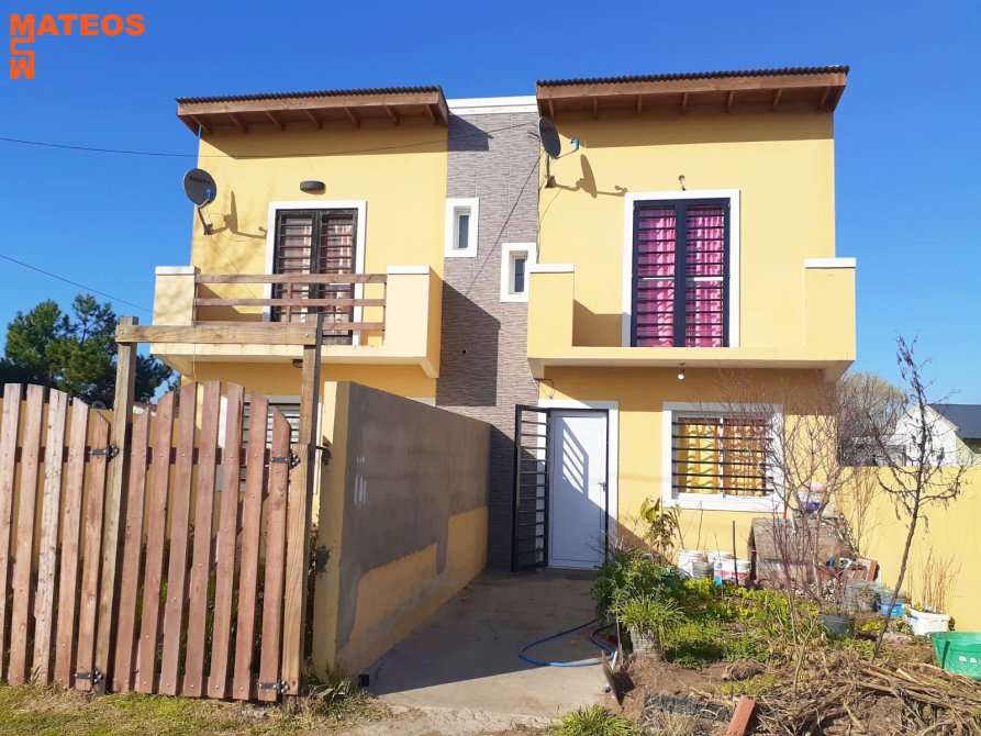 DUPLEX AL FRENTE EN MAR DEL TUYU