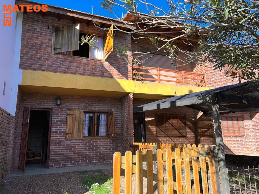 DÚPLEX AL FRENTE A REFACCIONAR A 80 METROS DEL MAR
