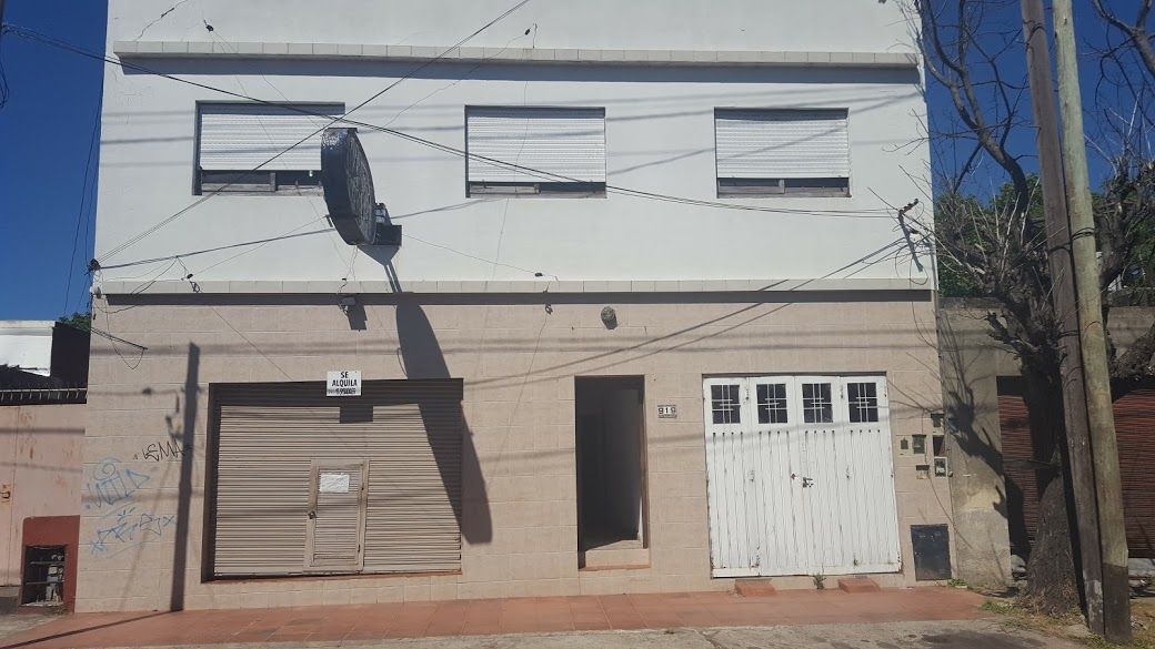 CASA Y LOCAL