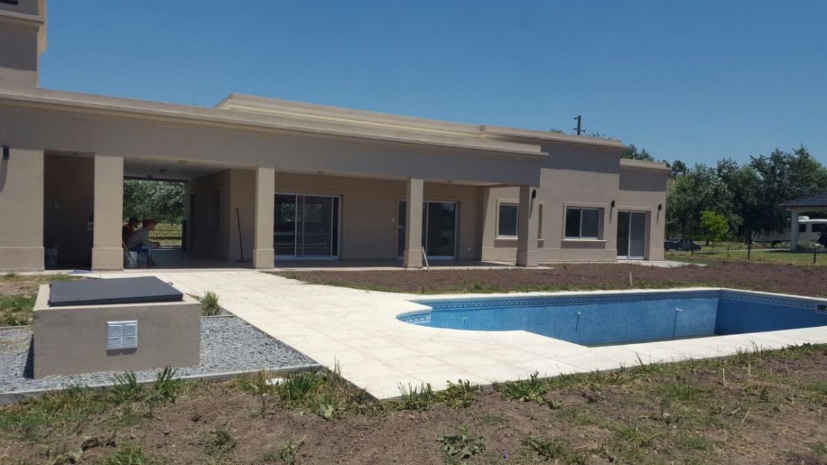 PROPIEDAD 240 M² SOBRE PARCELA DE 2000 M²