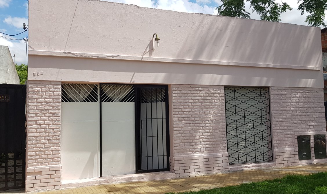 VENDE: DOS VIVIENDAS EN UN MISMO LOTE (SE ACEPTAN PESOS)