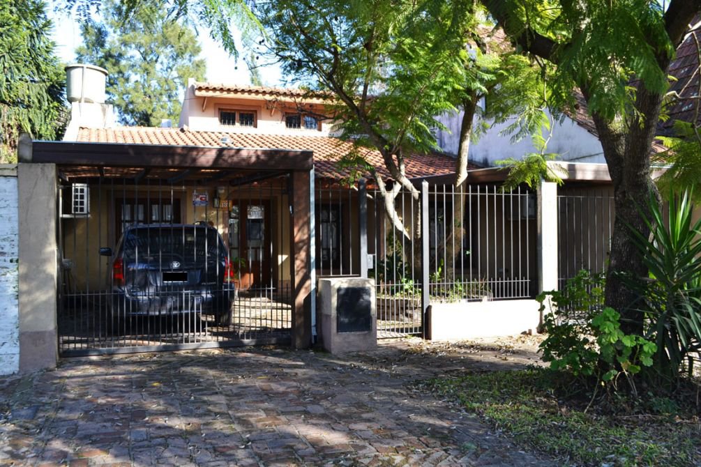 Hermoso chalet 4 ambientes con piscina!