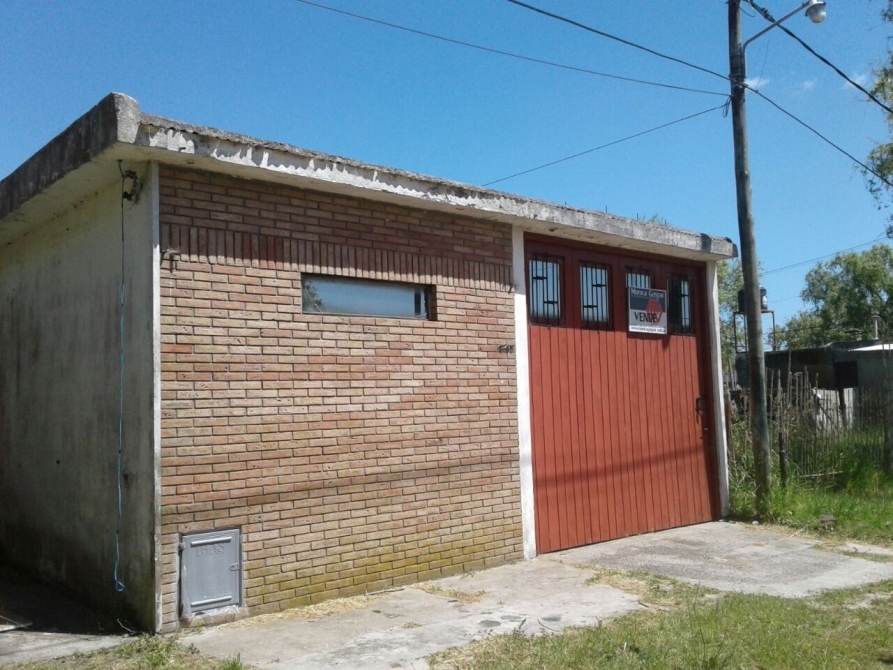 GALPON AL FRENTE Y DEPARTAMENTO ATRAS