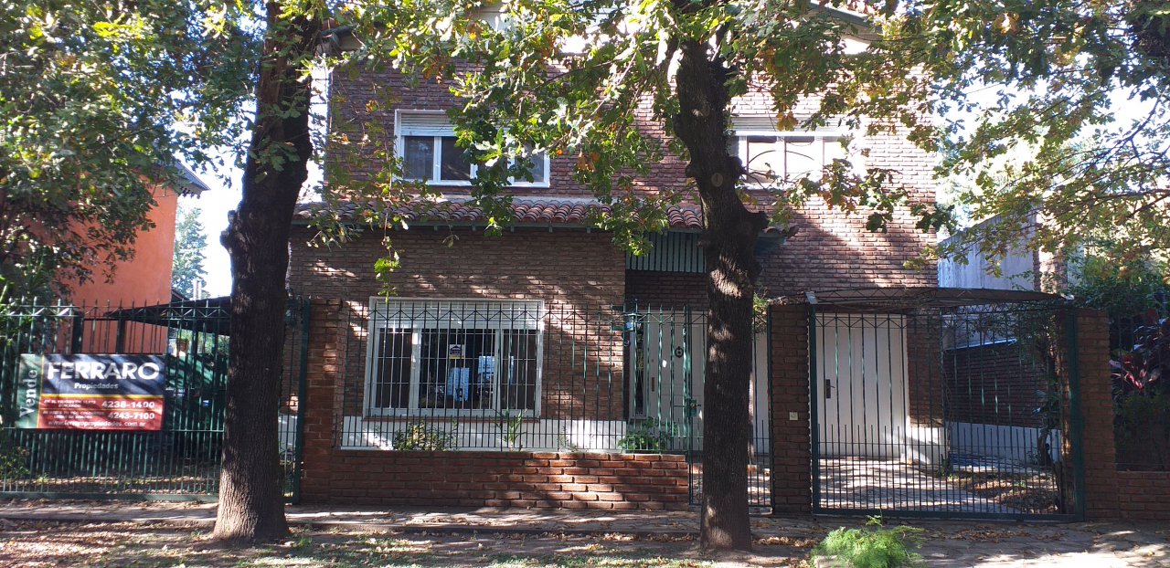 Casa 2 plantas en venta Barrio Corimayo
