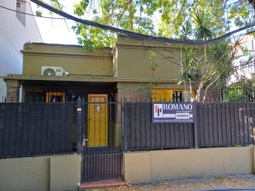 Casa tipo pH en alquiler.
