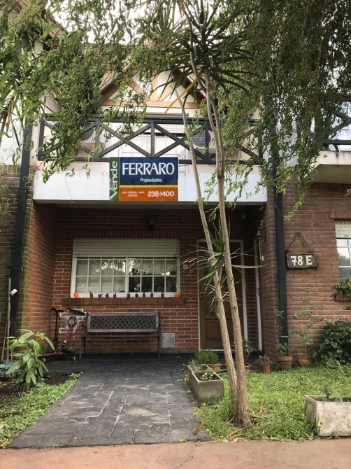 DUPLEX  BARRIO LOS ROBLES EN VENTA