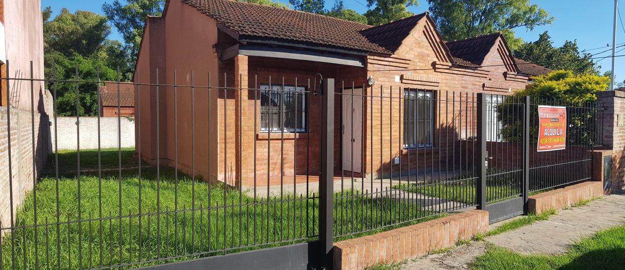 VENDE: CHALET EN BARRIO EMPLEADOS DE COMERCIO