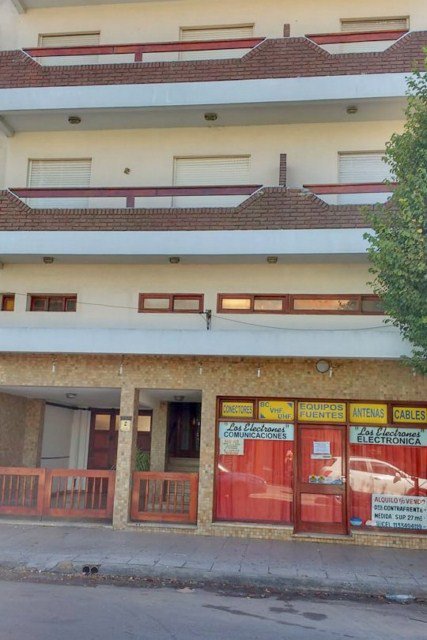 Departamento 2 ambientes en venta, con cochera, centrico.
