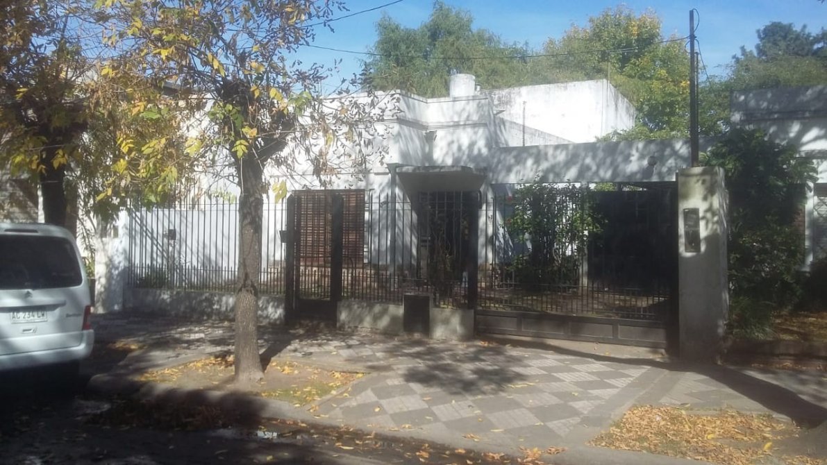 CASA EN EXCELENTE ZONA DE MONTE GRANDE  NUEVO VALOR 
