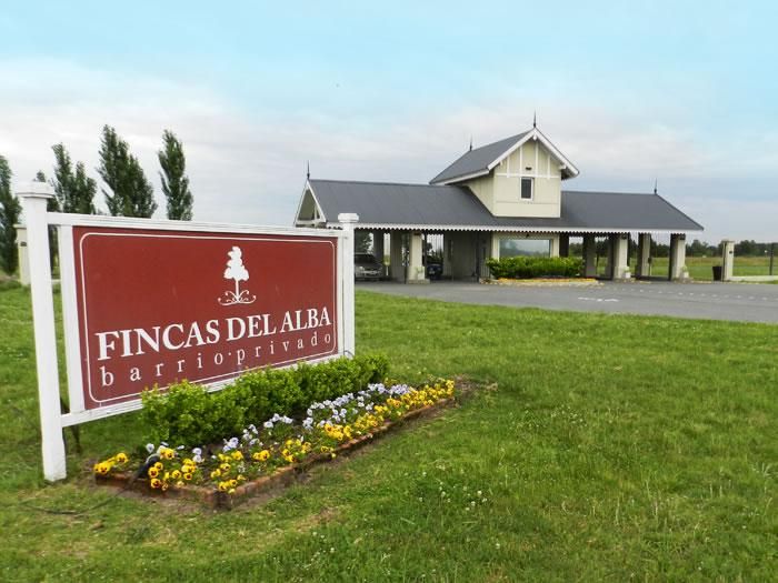 Terreno  de 1400 m2 en venta en Barrio  Fincas del Alba Canning