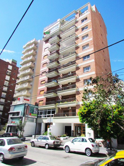 Cochera techada en alquiler, Lanúsita