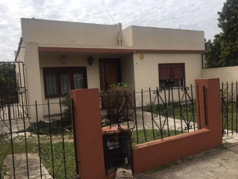 NUEVO VALOR !!!CASA DE 3 AMBIENTES S/ LOTE DE 10X30. HUALFIN 248, BURZACO