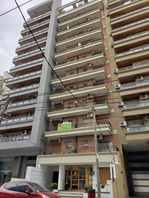 Cochera techada pleno Lanúsita