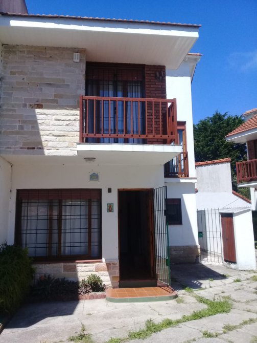 VENDE: DUPLEX A 200 METROS DE LA PLAYA