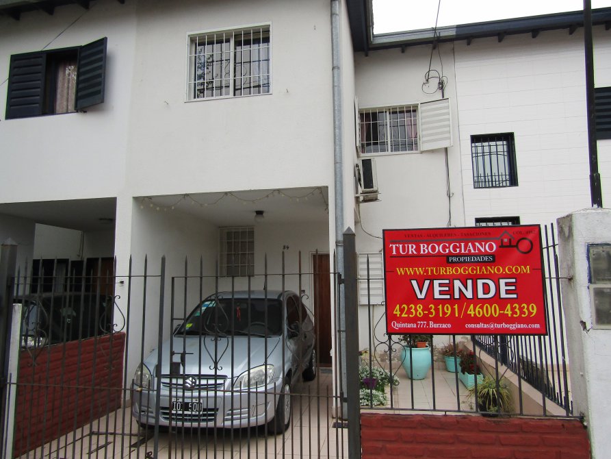 VENDE: DUPLEX EN BARRIO TSUJI