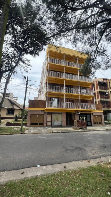 DEPARTAMENTO 2 AMBIENTES - P/ 4 PERSONAS - 2 CUADRA DEL MAR - WIFI - COCHERA CUBIERTA
