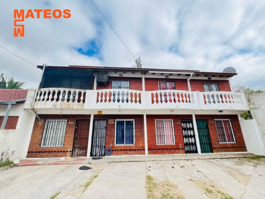 TRIPLEX IMPECABLE ATRÁS