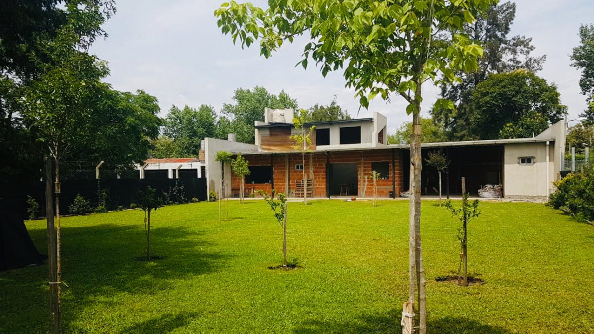 CASA en BARRIO LINKS a TERMINAR