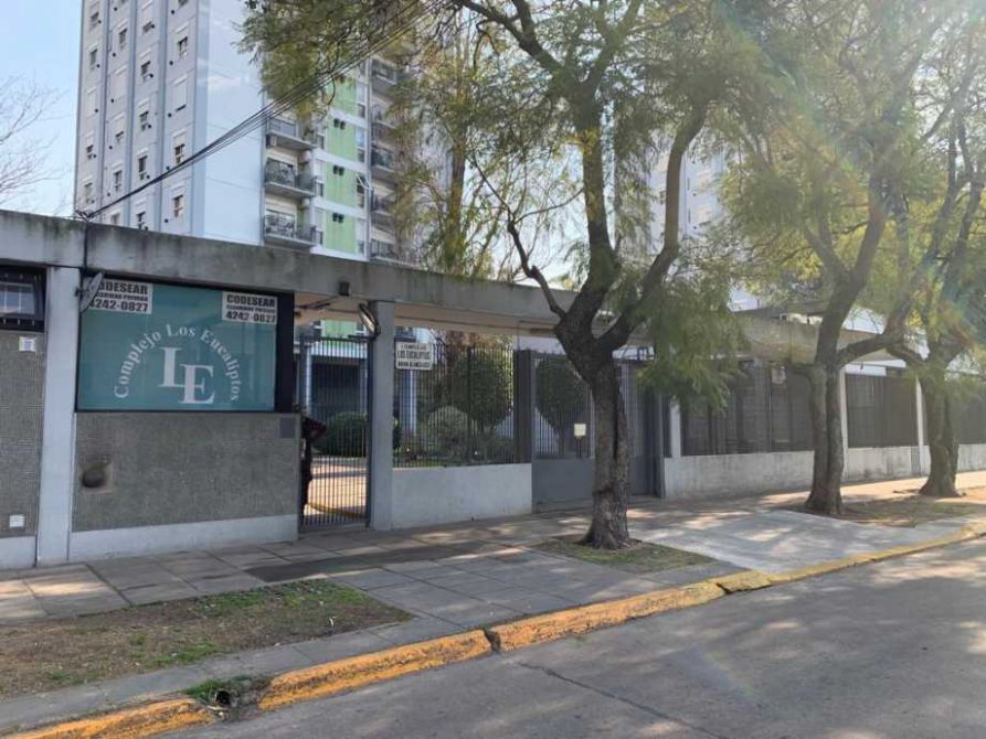 DPTO. 3 AMB. EN PRIMER PISO AL FRENTE!