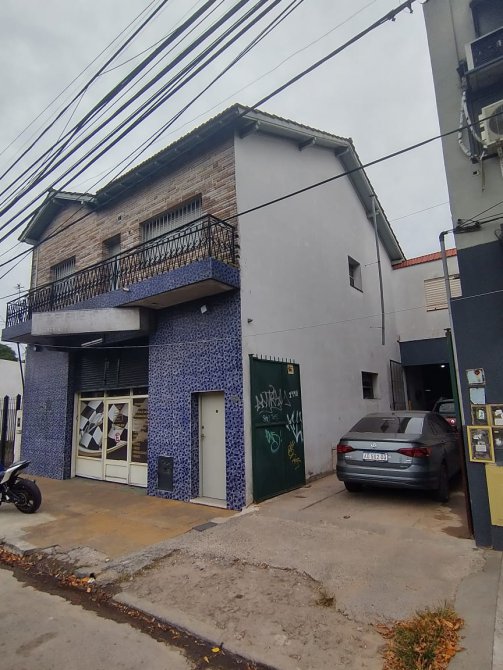 IMPORTANTE PROPIEDAD SOBRE BOULEVARD BS. AS.!