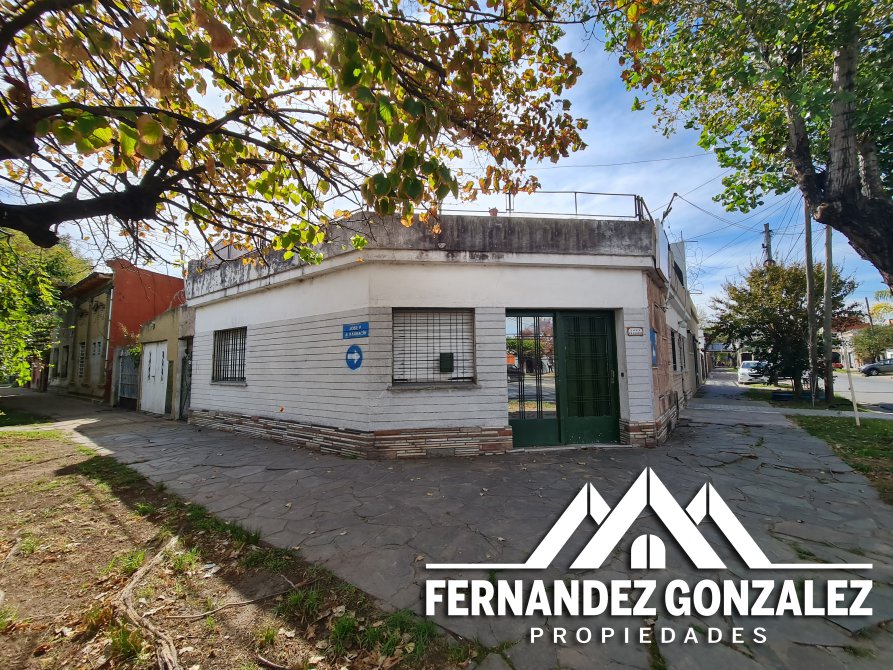 PH de 3 ambientes, independiente al frente con terraza.
