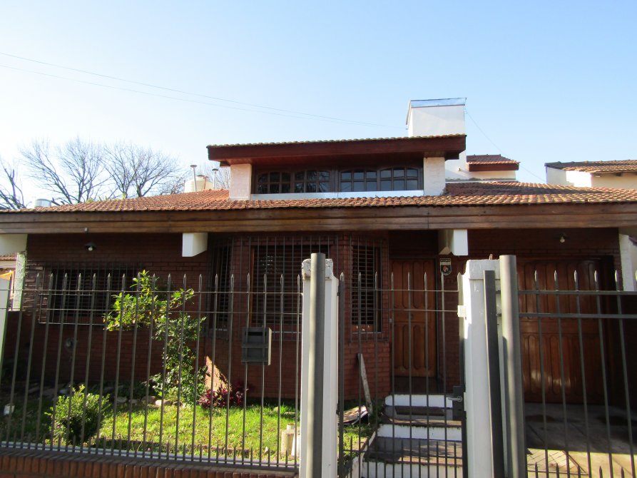 VENDE: CHALET