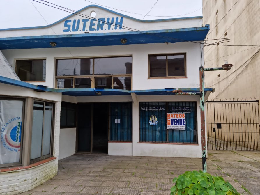LOCAL  + DEPARTAMENTOS EN EL CENTRO SANTA TERESITA