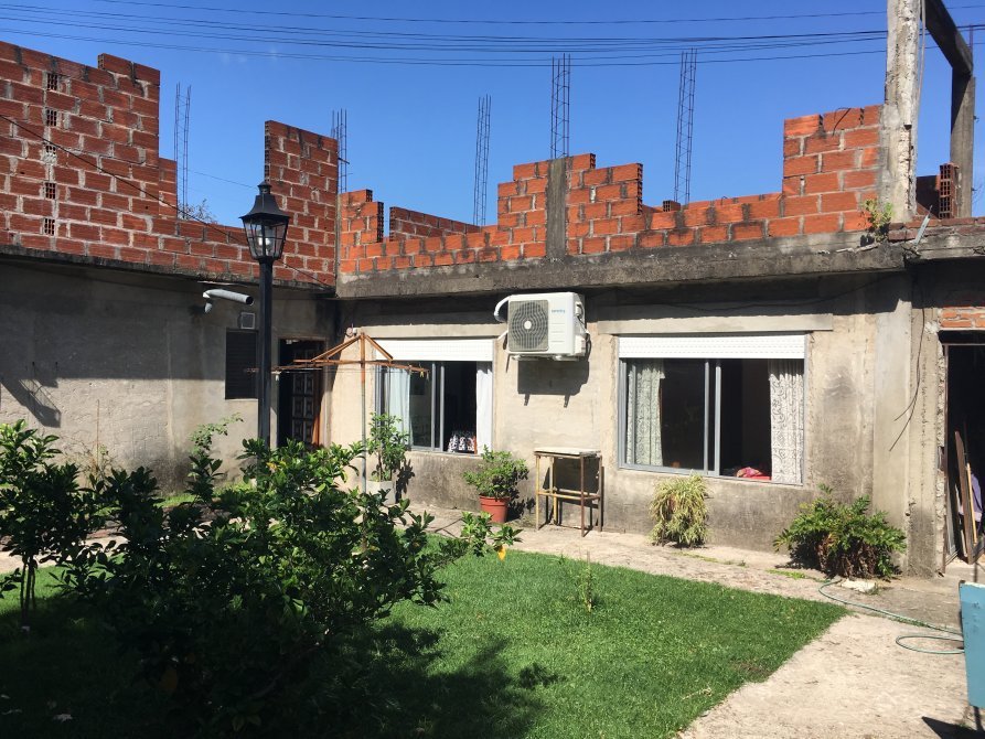 CASA A TERMINAR C/ LOCAL- DEPÓSITO. LOMAS DE ZAMORA