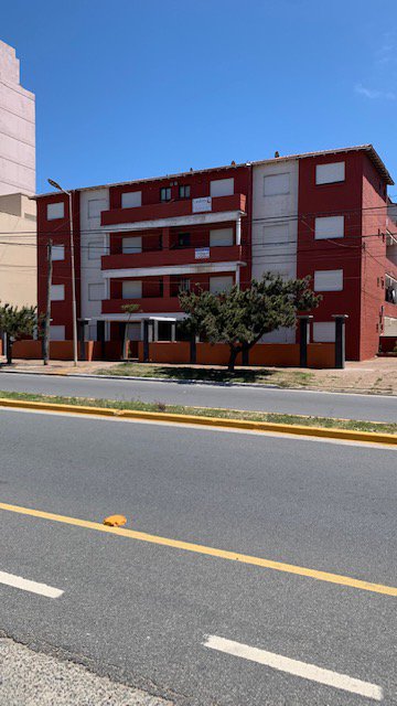 En Venta Departamento 2 ambientes, frente al mar, Cochera Descubierta.