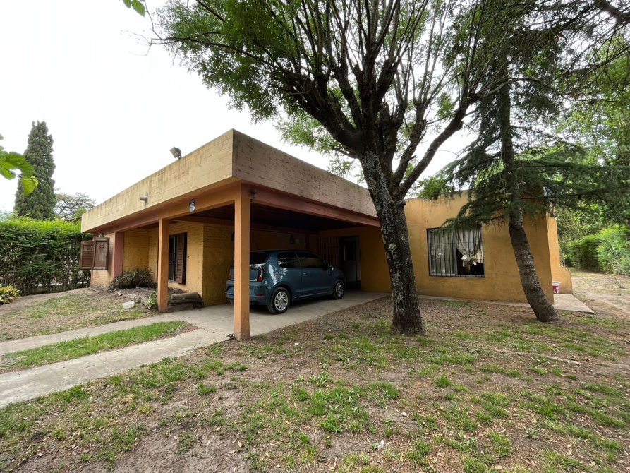 Venta Casa 1000 m² de Parque Piscina 3 Dorm. Barrio Links