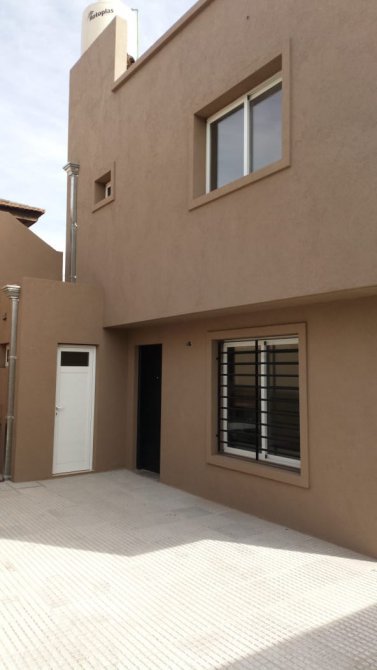 NUEVO VALOR!! Departamento con 3 Dorm. y Cochera en Complejo Lomas de Zamora