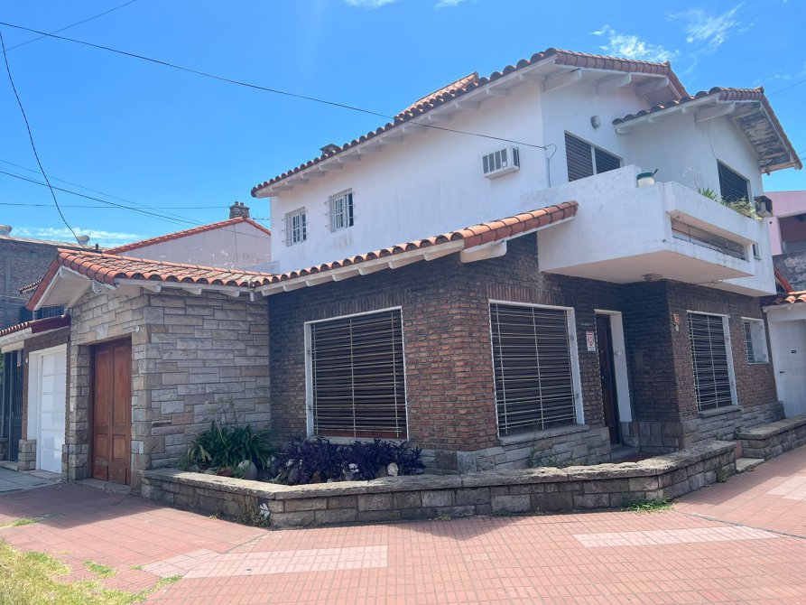 Casa de 4 ambientes  - Chalet