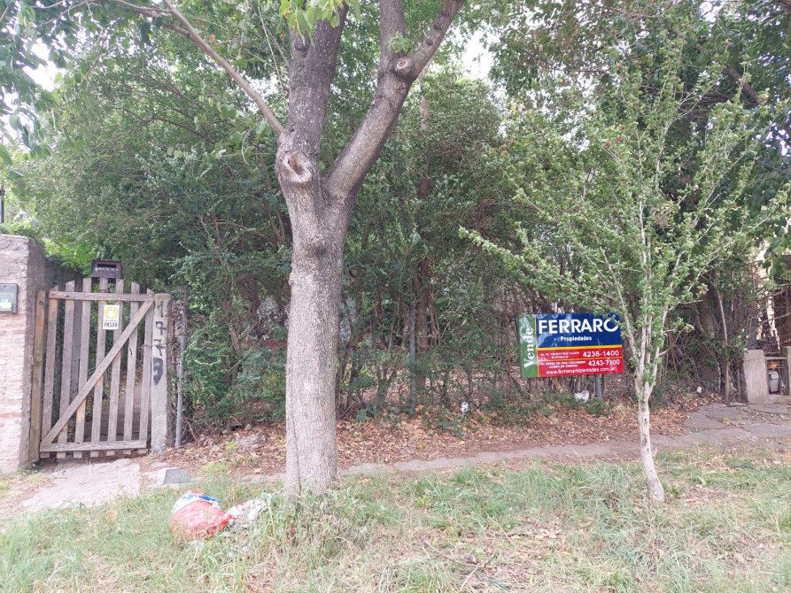 LOTE C/ CASA A DEMOLER EN VENTA