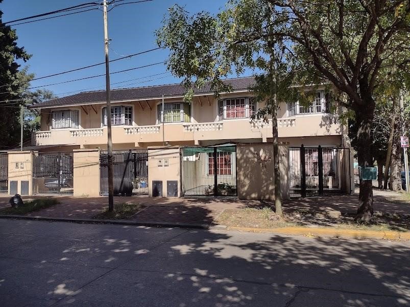 OPORTUNIDAD! TRIPLEX . calle Madariaga 805  luis guillon