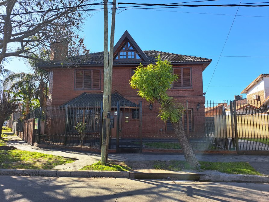 CHALET EN VENTA DE 2 PLANTAS