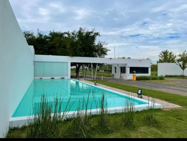 HERMOSO TERRENO DE 1500MTSEN CAMPOS DE LA ENRIQUETA