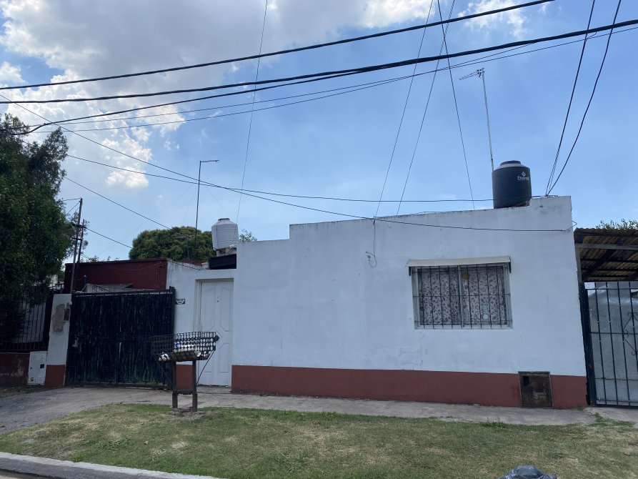 CASA EN VENTA IDEAL 2 FAMILIAS O INVERSORES