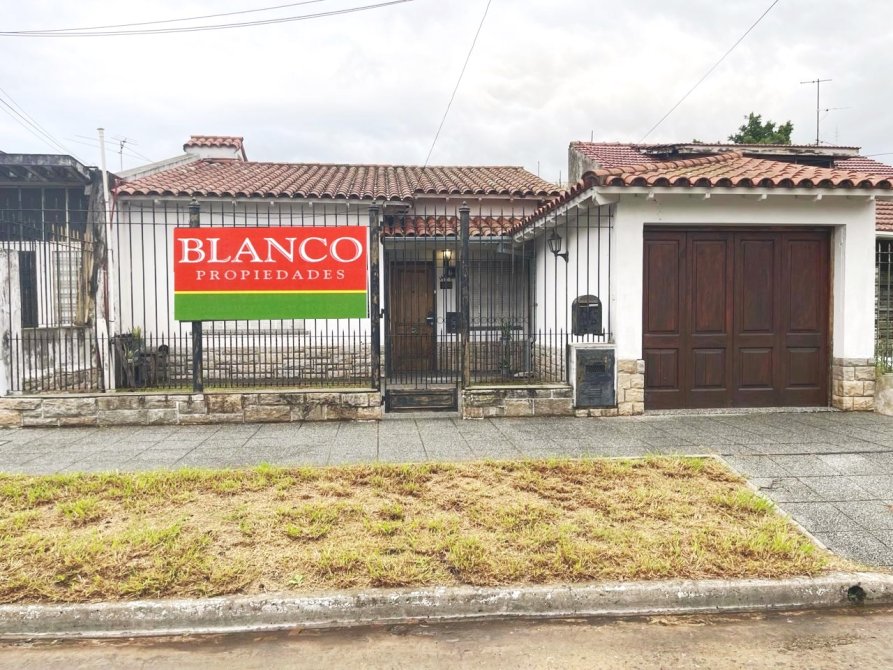APTO A CTO. AMPLIO CHALET DE 5 AMB  IMPLATADO S/ TERRENO DE 400 mts  J. NEWBERY 145 LOMAS DE ZAMORA
