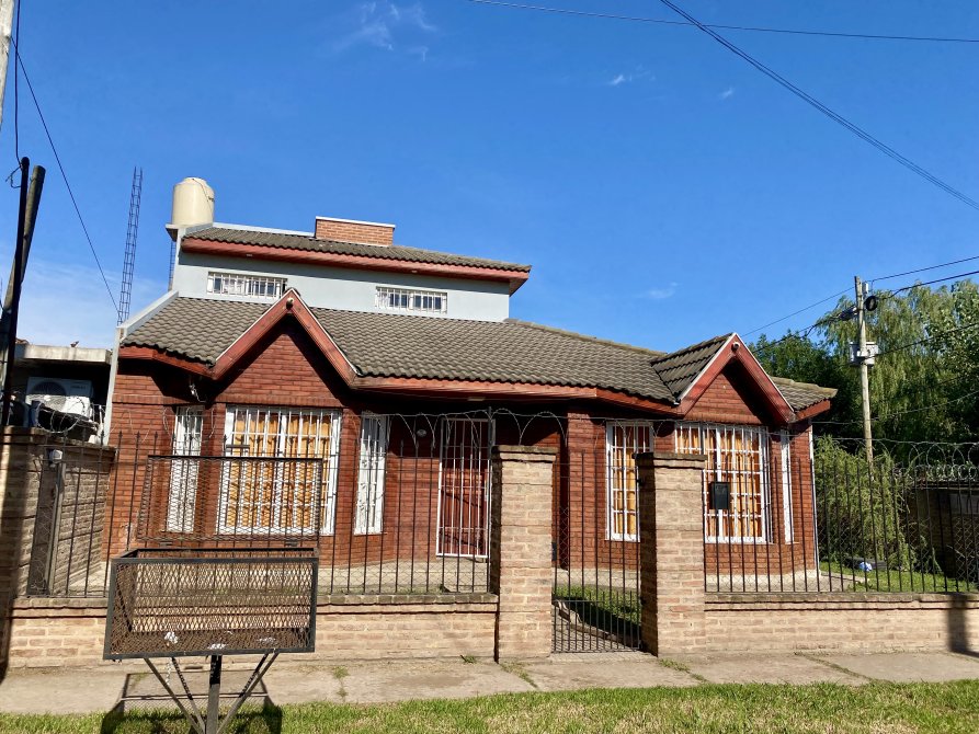 CHALET DE DOS PLANTAS EN VENTA