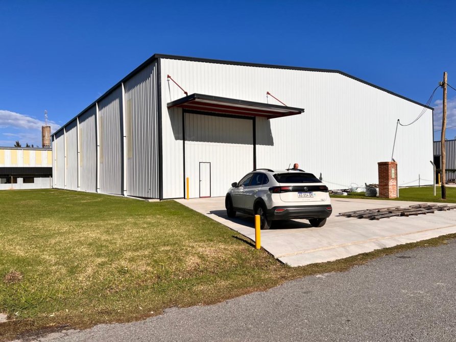 Galpón Industrial a ESTRENAR de 1200 m2 en ALQUILER - Parque Industrial Plátanos
