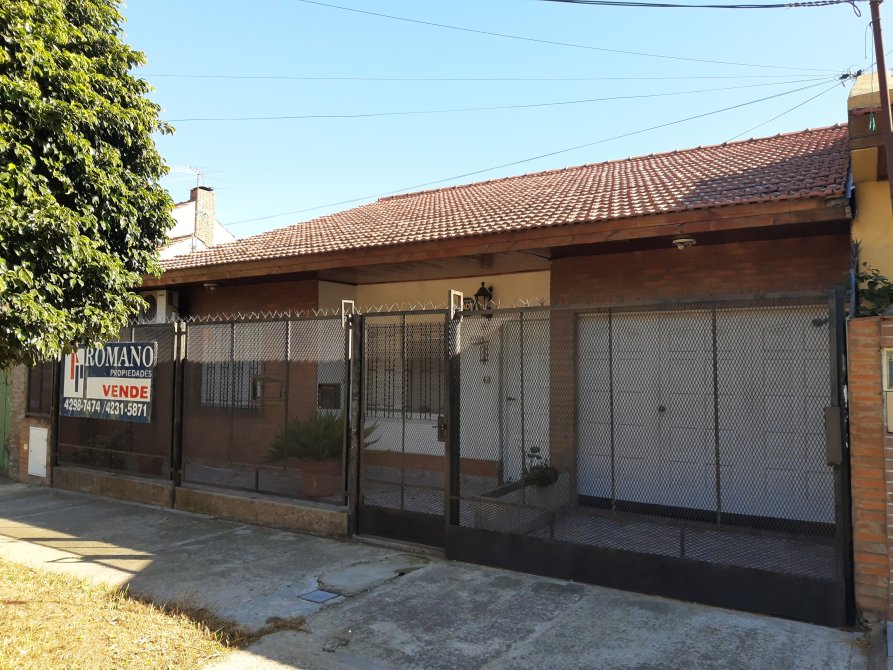 Casa en venta sobre calle Boquerón.