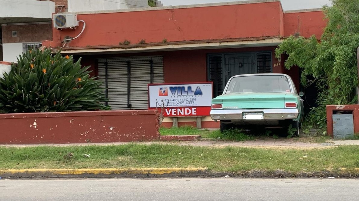 Casa de 3 amb sobre Av. Santa Fe 1600 - Banfield Oeste