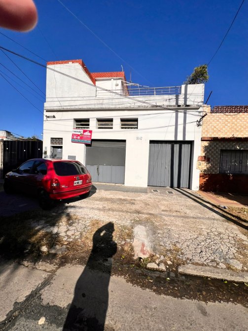 Venta Galpón Y Departamento 2 Ambientes En Wilde