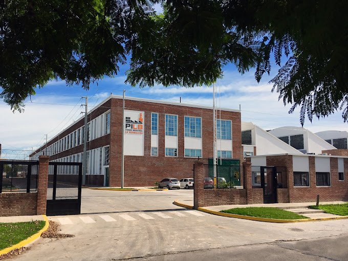 ALQUILER Y VENTA PILB PARQUE INDUSTRIAL LA BERNALESA - UF 8 - 3841 M2.