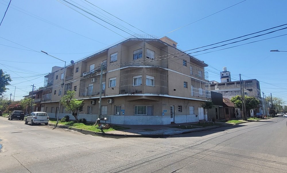 VENTA DEPARTAMENTO DE 4 AMBIENTES